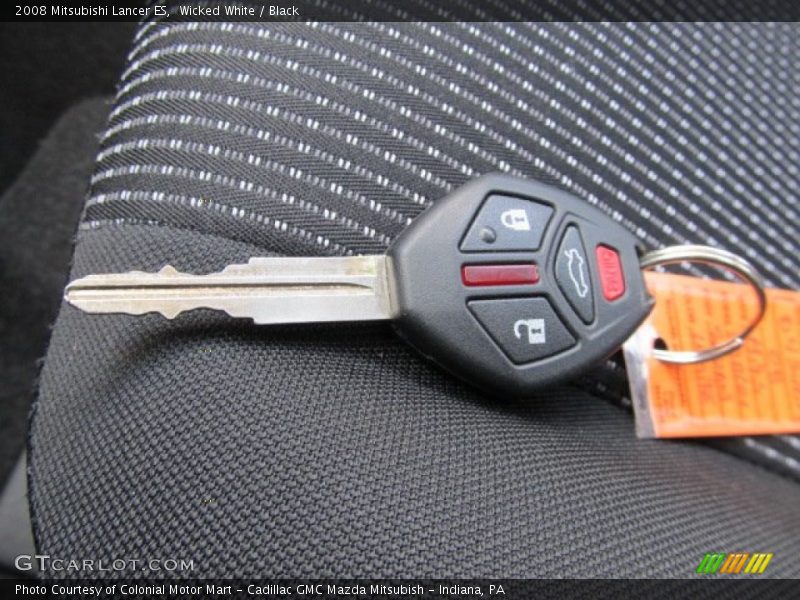 Wicked White / Black 2008 Mitsubishi Lancer ES