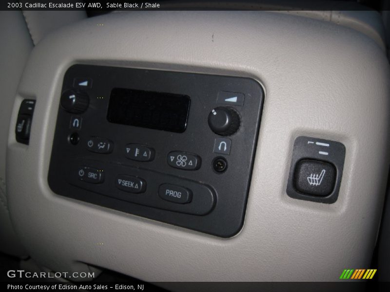 Controls of 2003 Escalade ESV AWD