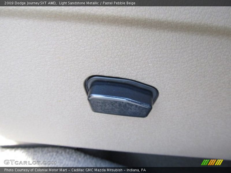 Light Sandstone Metallic / Pastel Pebble Beige 2009 Dodge Journey SXT AWD