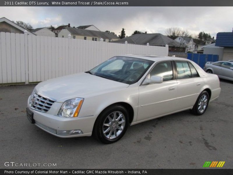 White Diamond Tricoat / Shale/Cocoa Accents 2011 Cadillac DTS Luxury