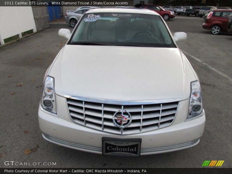 White Diamond Tricoat / Shale/Cocoa Accents 2011 Cadillac DTS Luxury