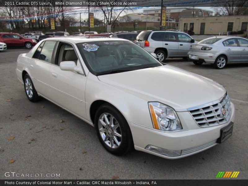 White Diamond Tricoat / Shale/Cocoa Accents 2011 Cadillac DTS Luxury