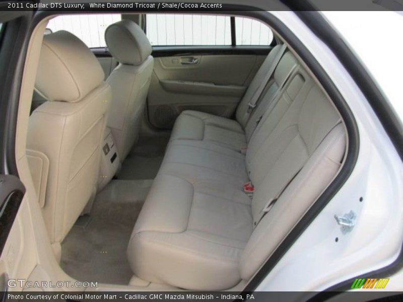 White Diamond Tricoat / Shale/Cocoa Accents 2011 Cadillac DTS Luxury