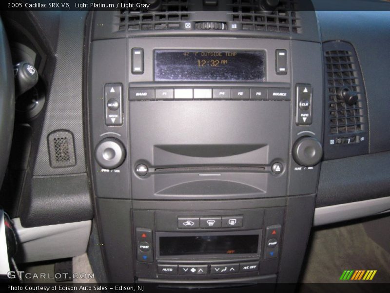 Light Platinum / Light Gray 2005 Cadillac SRX V6