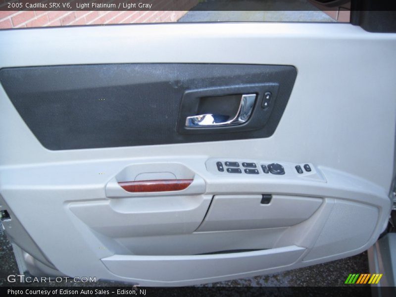 Light Platinum / Light Gray 2005 Cadillac SRX V6