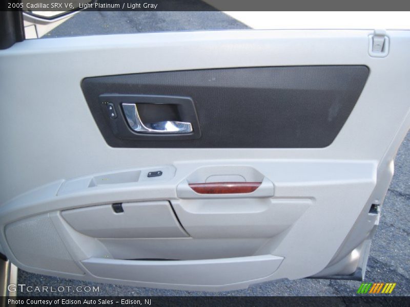 Light Platinum / Light Gray 2005 Cadillac SRX V6