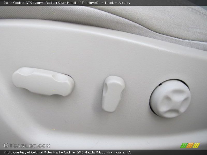 Radiant Silver Metallic / Titanium/Dark Titanium Accents 2011 Cadillac DTS Luxury