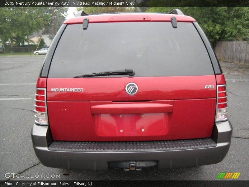 Vivid Red Metallic / Midnight Grey 2005 Mercury Mountaineer V6 AWD