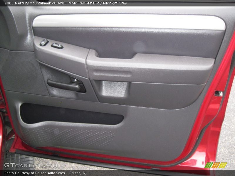 Vivid Red Metallic / Midnight Grey 2005 Mercury Mountaineer V6 AWD