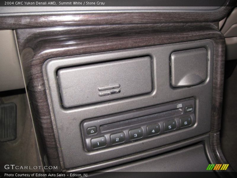 Summit White / Stone Gray 2004 GMC Yukon Denali AWD