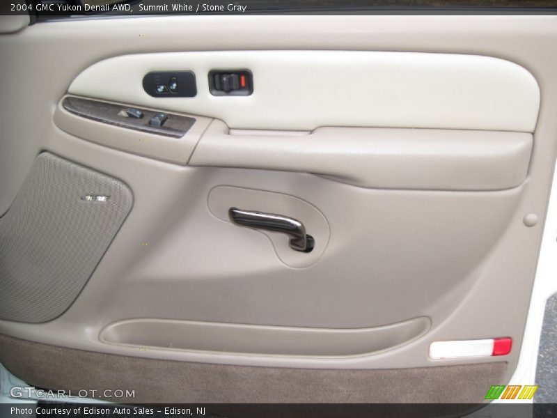 Summit White / Stone Gray 2004 GMC Yukon Denali AWD