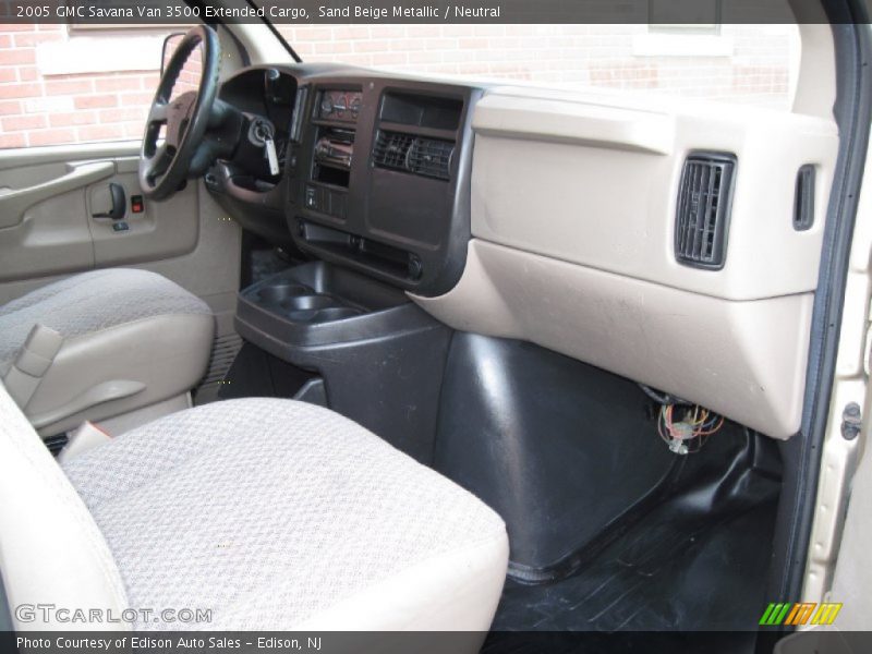 Sand Beige Metallic / Neutral 2005 GMC Savana Van 3500 Extended Cargo