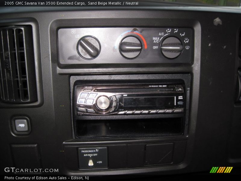 Sand Beige Metallic / Neutral 2005 GMC Savana Van 3500 Extended Cargo