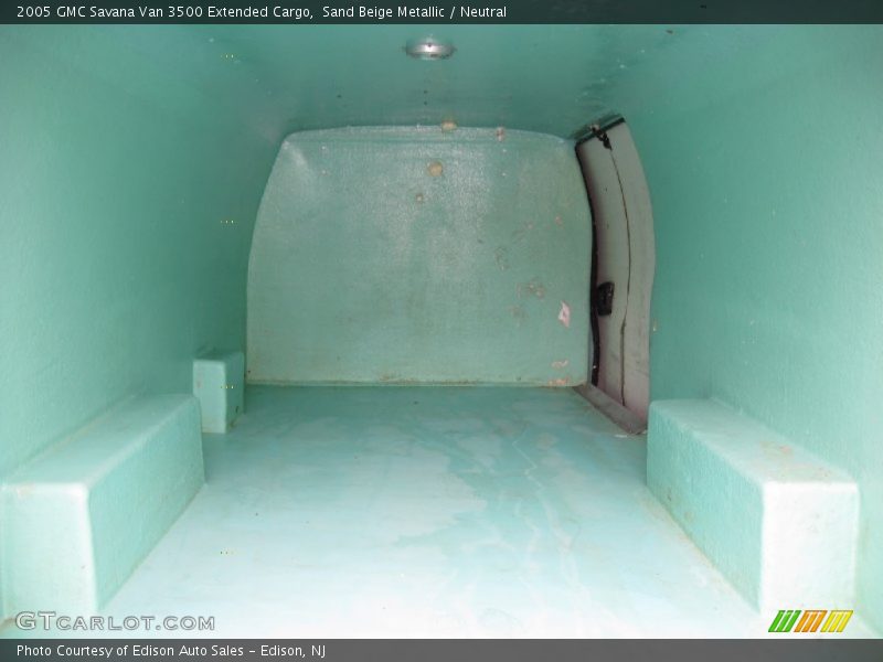 Sand Beige Metallic / Neutral 2005 GMC Savana Van 3500 Extended Cargo