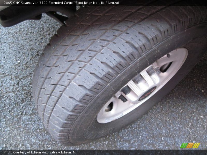 Sand Beige Metallic / Neutral 2005 GMC Savana Van 3500 Extended Cargo