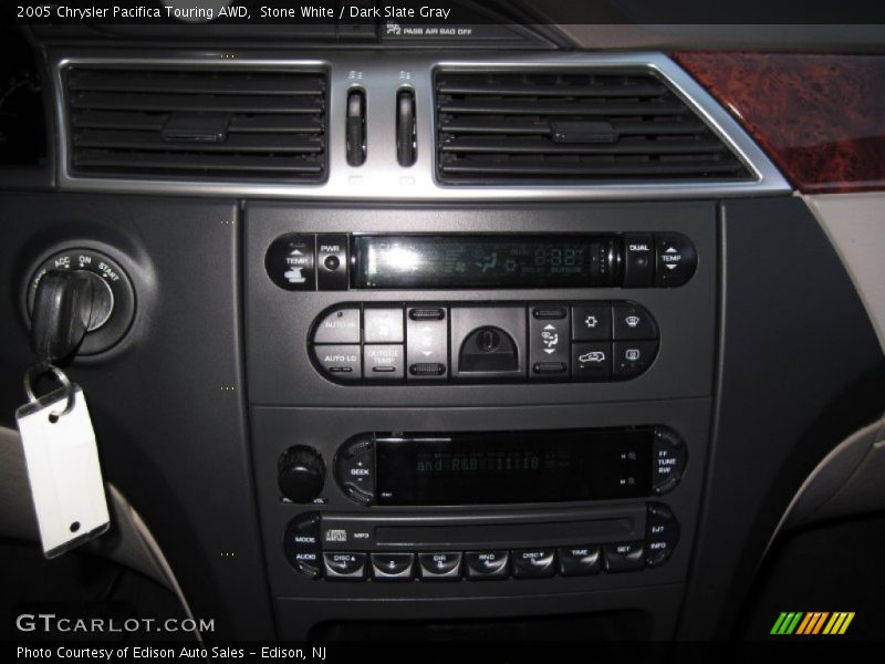 Stone White / Dark Slate Gray 2005 Chrysler Pacifica Touring AWD