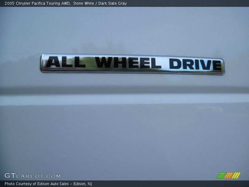 Stone White / Dark Slate Gray 2005 Chrysler Pacifica Touring AWD
