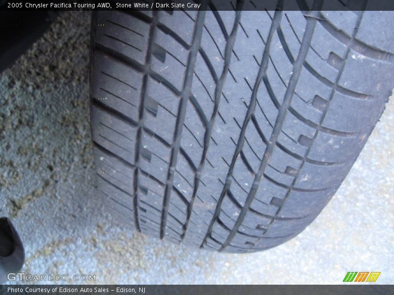 Stone White / Dark Slate Gray 2005 Chrysler Pacifica Touring AWD