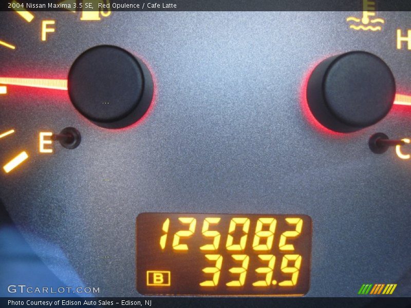 Red Opulence / Cafe Latte 2004 Nissan Maxima 3.5 SE