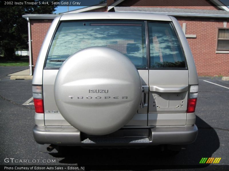 Satin Gold / Gray 2002 Isuzu Trooper S 4x4