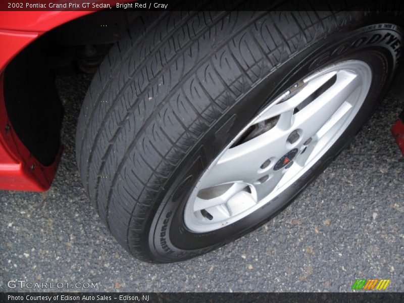 Bright Red / Gray 2002 Pontiac Grand Prix GT Sedan