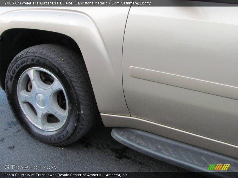 Sandstone Metallic / Light Cashmere/Ebony 2006 Chevrolet TrailBlazer EXT LT 4x4
