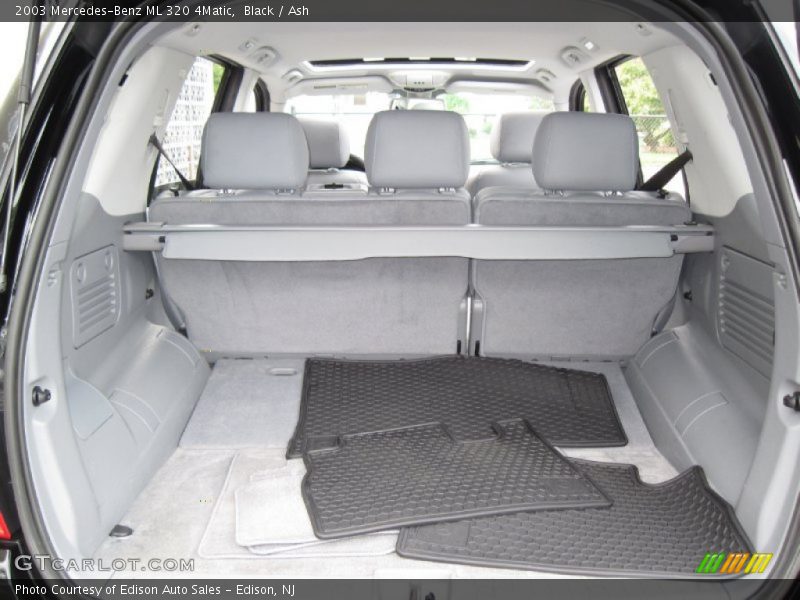  2003 ML 320 4Matic Trunk