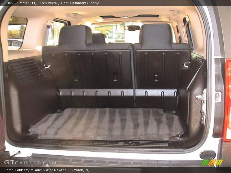 Birch White / Light Cashmere/Ebony 2009 Hummer H3