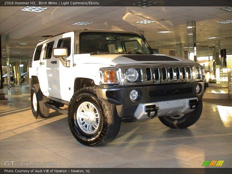 Birch White / Light Cashmere/Ebony 2009 Hummer H3