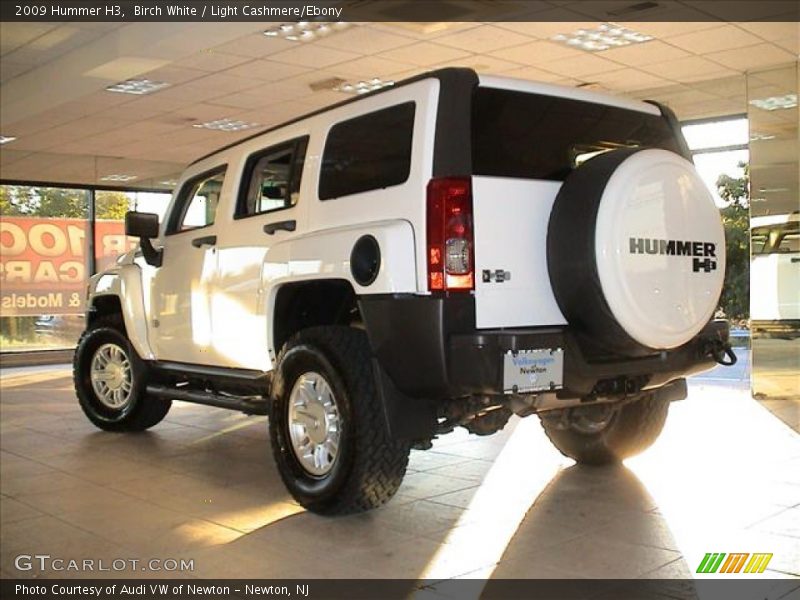 Birch White / Light Cashmere/Ebony 2009 Hummer H3