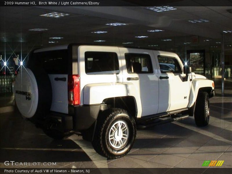 Birch White / Light Cashmere/Ebony 2009 Hummer H3