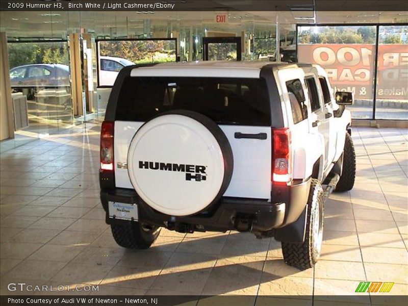 Birch White / Light Cashmere/Ebony 2009 Hummer H3