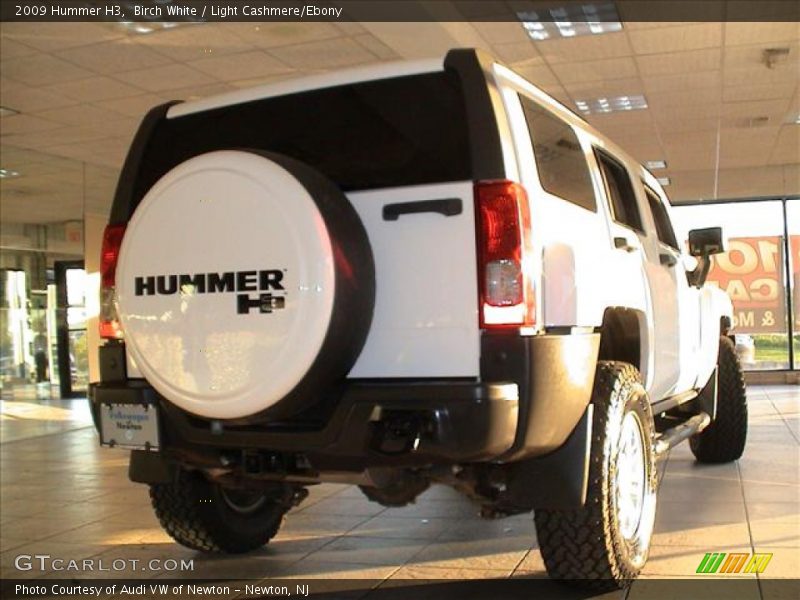 Birch White / Light Cashmere/Ebony 2009 Hummer H3