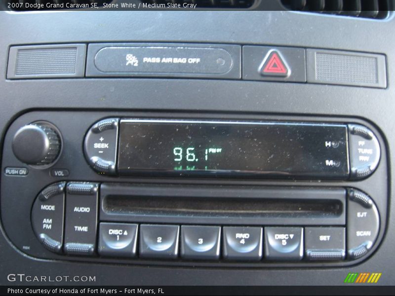Stone White / Medium Slate Gray 2007 Dodge Grand Caravan SE
