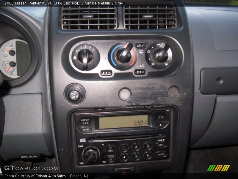 Silver Ice Metallic / Gray 2003 Nissan Frontier XE V6 Crew Cab 4x4