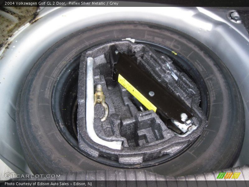 Spare tire and jack - 2004 Volkswagen Golf GL 2 Door