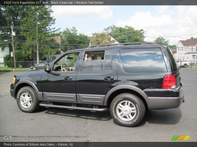 Black Clearcoat / Medium Parchment 2005 Ford Expedition XLT 4x4