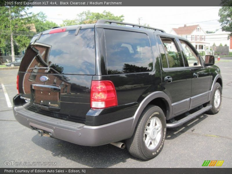 Black Clearcoat / Medium Parchment 2005 Ford Expedition XLT 4x4