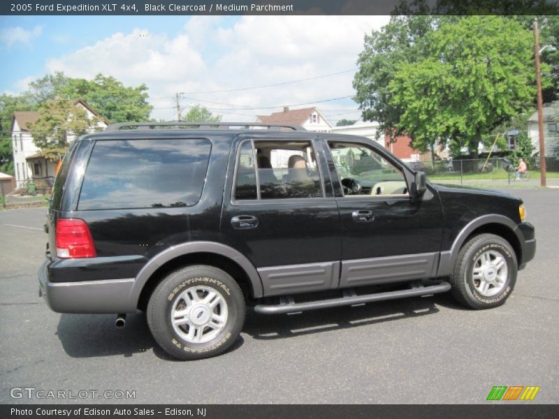 Black Clearcoat / Medium Parchment 2005 Ford Expedition XLT 4x4