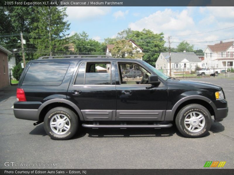 Black Clearcoat / Medium Parchment 2005 Ford Expedition XLT 4x4