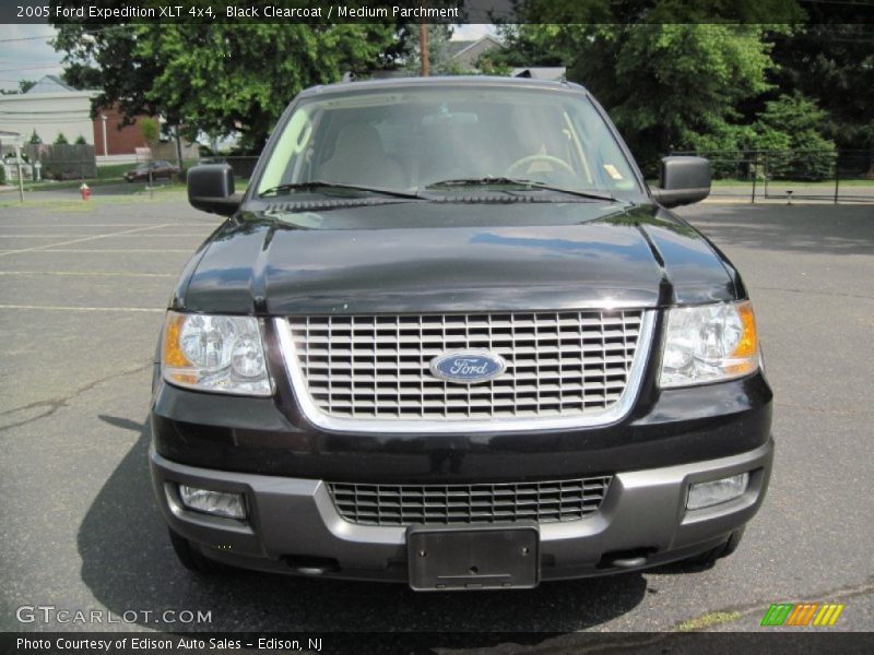 Black Clearcoat / Medium Parchment 2005 Ford Expedition XLT 4x4