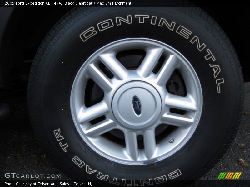 Black Clearcoat / Medium Parchment 2005 Ford Expedition XLT 4x4