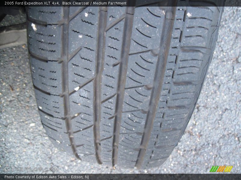 Black Clearcoat / Medium Parchment 2005 Ford Expedition XLT 4x4