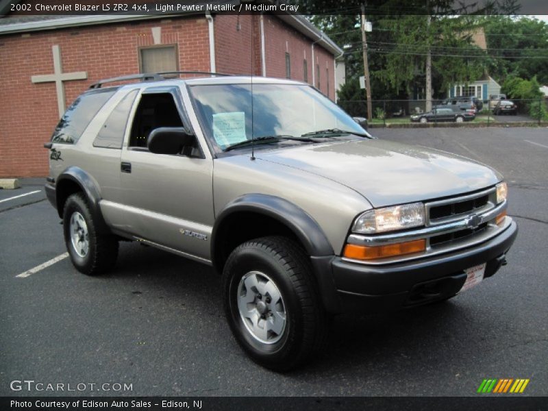 Front 3/4 View of 2002 Blazer LS ZR2 4x4