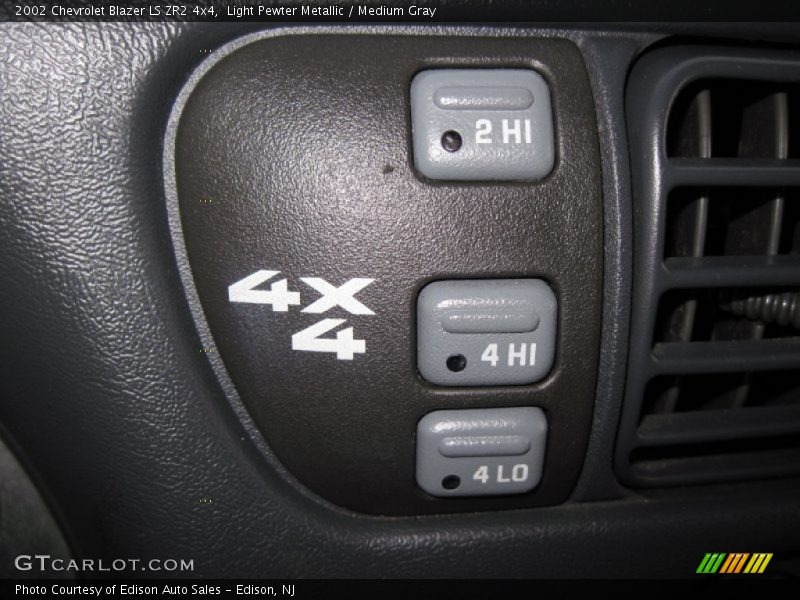 Light Pewter Metallic / Medium Gray 2002 Chevrolet Blazer LS ZR2 4x4