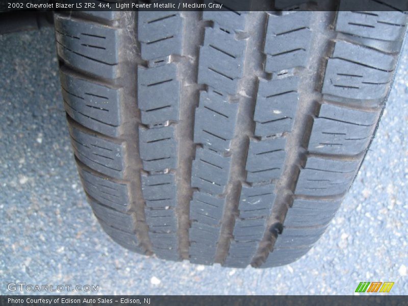 Light Pewter Metallic / Medium Gray 2002 Chevrolet Blazer LS ZR2 4x4