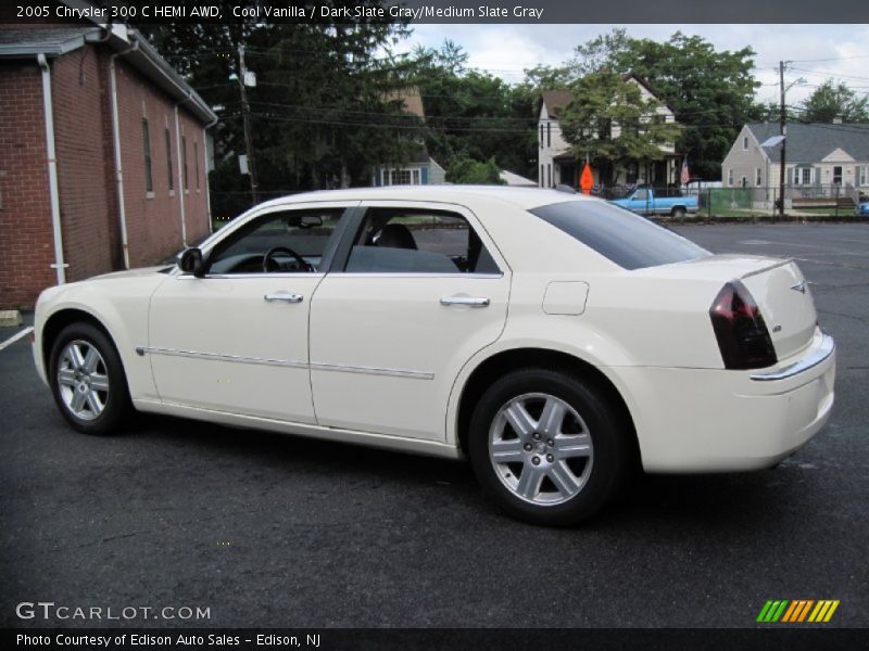 Cool Vanilla / Dark Slate Gray/Medium Slate Gray 2005 Chrysler 300 C HEMI AWD