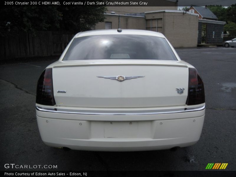 Cool Vanilla / Dark Slate Gray/Medium Slate Gray 2005 Chrysler 300 C HEMI AWD