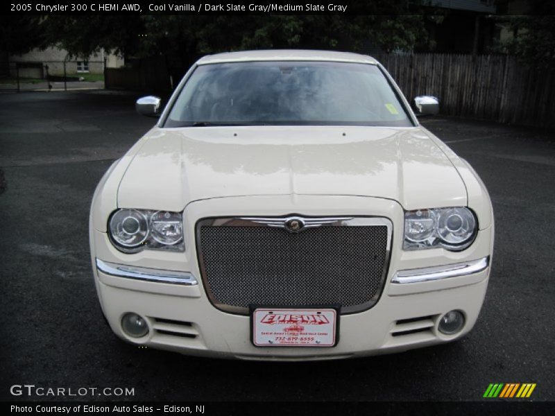Cool Vanilla / Dark Slate Gray/Medium Slate Gray 2005 Chrysler 300 C HEMI AWD