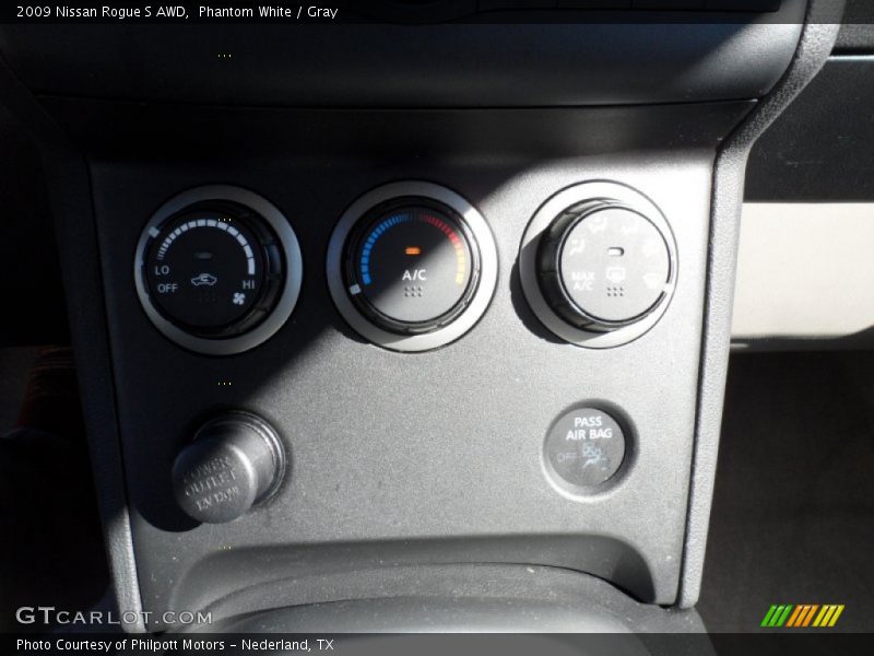 Phantom White / Gray 2009 Nissan Rogue S AWD